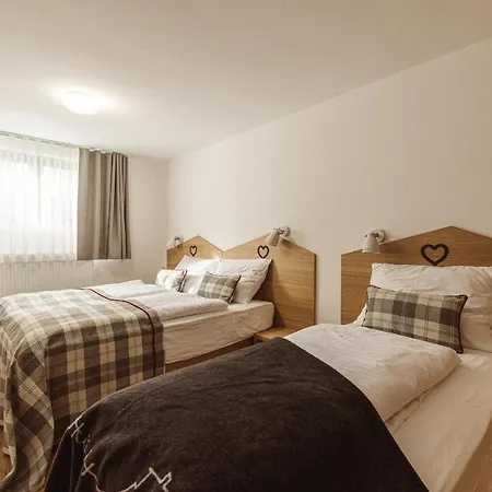 And Kaja * קרנייסקה גורה